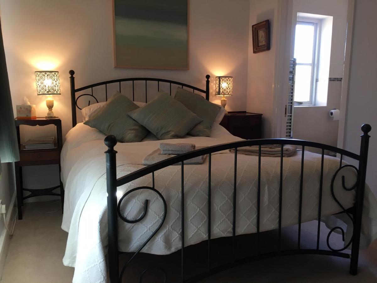 5 Charlton Mill Way B&B Chichester Eksteriør bilde