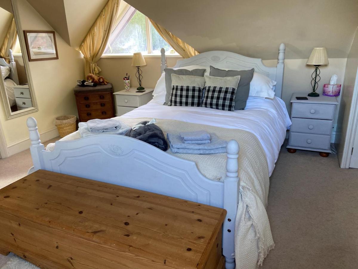 5 Charlton Mill Way B&B Chichester Eksteriør bilde